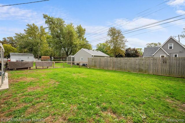 2916 Navarre Boulevard, Monroe, MI 48162