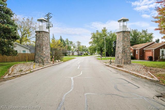 2916 Navarre Boulevard, Monroe, MI 48162