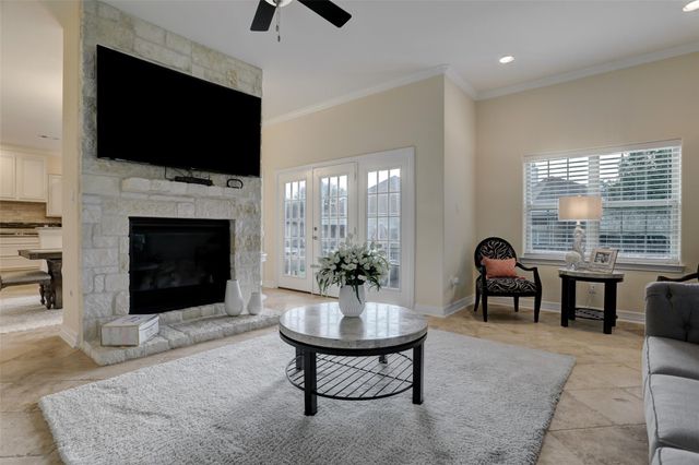 327 Twin Timbers Lane, Kemah, TX 77565