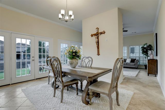 327 Twin Timbers Lane, Kemah, TX 77565