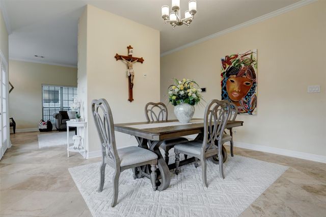 327 Twin Timbers Lane, Kemah, TX 77565