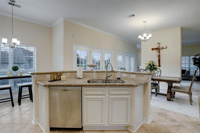 327 Twin Timbers Lane, Kemah, TX 77565