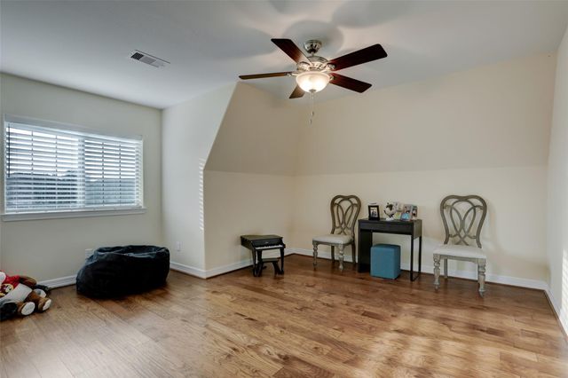 327 Twin Timbers Lane, Kemah, TX 77565