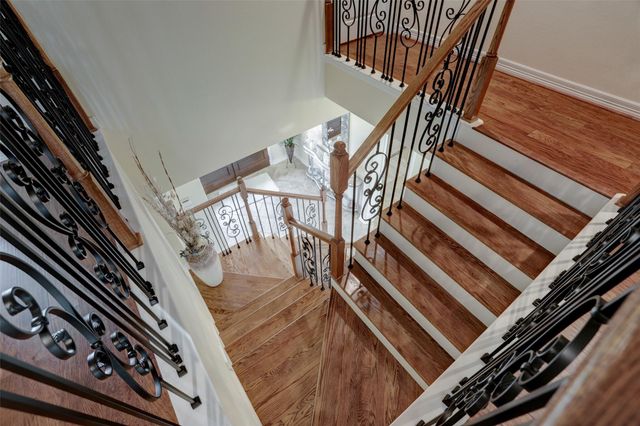 327 Twin Timbers Lane, Kemah, TX 77565