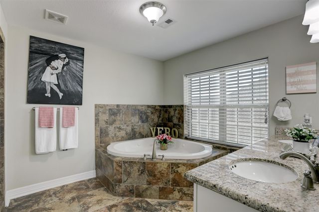 327 Twin Timbers Lane, Kemah, TX 77565