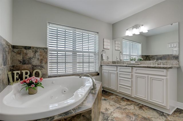 327 Twin Timbers Lane, Kemah, TX 77565