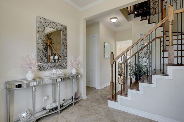 327 Twin Timbers Lane, Kemah, TX 77565