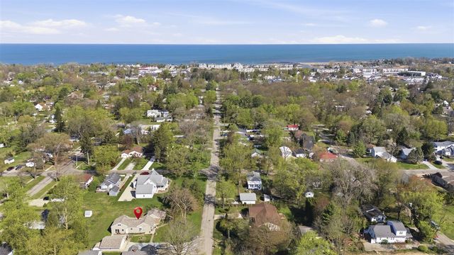 418 S Mayhew Street, New Buffalo, MI 49117