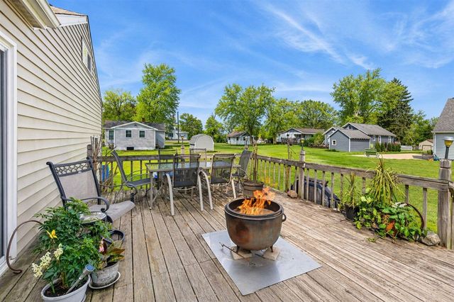 418 S Mayhew Street, New Buffalo, MI 49117
