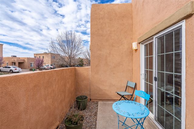 131 Carson Valley Way, Santa Fe, NM 87508