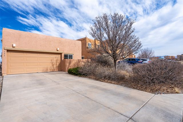 131 Carson Valley Way, Santa Fe, NM 87508