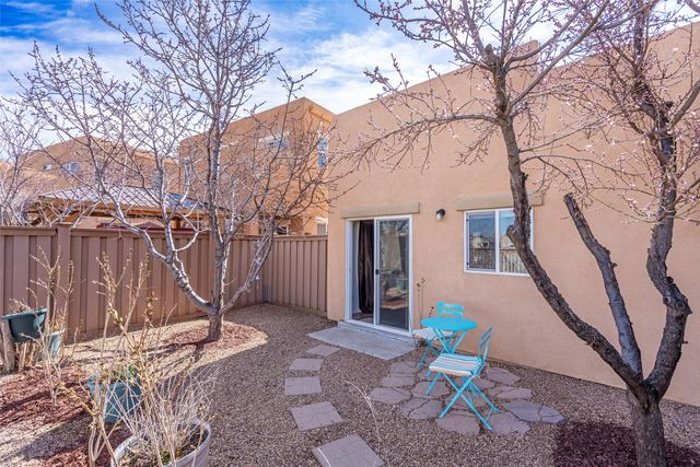 131 Carson Valley Way, Santa Fe, NM 87508