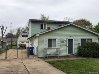 6679 Saline Drive, Waterford Charter Township, MI 48329