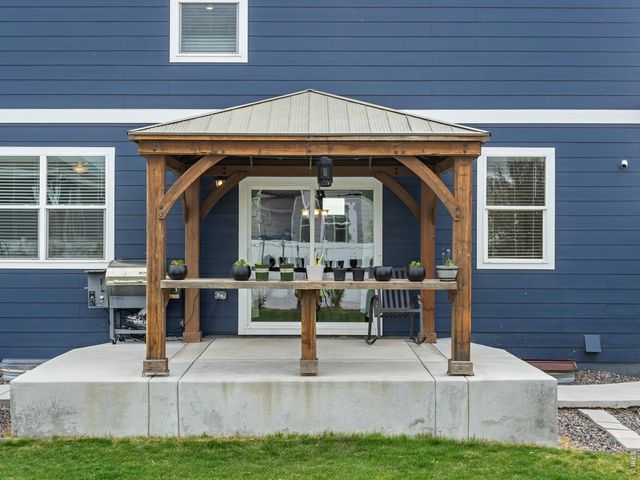 4510 Bishopsgate Dr, Windsor, CO 80550