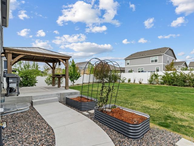 4510 Bishopsgate Dr, Windsor, CO 80550
