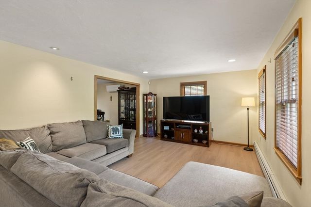 73 Sudbury, Ashland, MA 01721