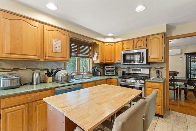 73 Sudbury, Ashland, MA 01721
