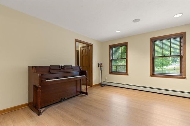 73 Sudbury, Ashland, MA 01721