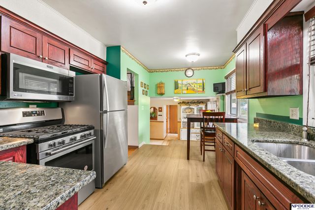 6725 S 82nd Street, Ralston, NE 68127