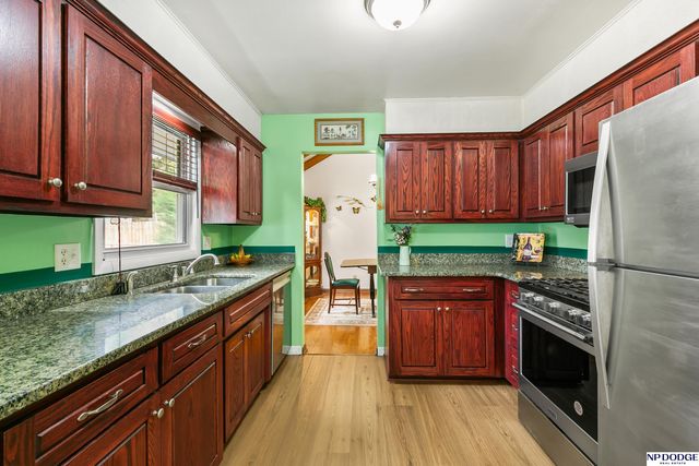 6725 S 82nd Street, Ralston, NE 68127