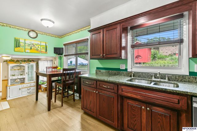 6725 S 82nd Street, Ralston, NE 68127