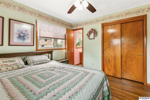6725 S 82nd Street, Ralston, NE 68127