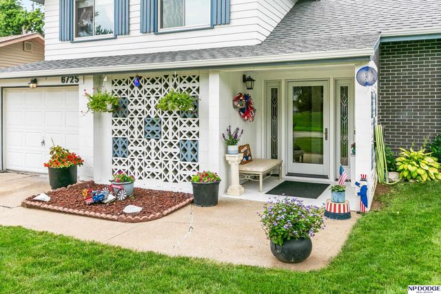 6725 S 82nd Street, Ralston, NE 68127