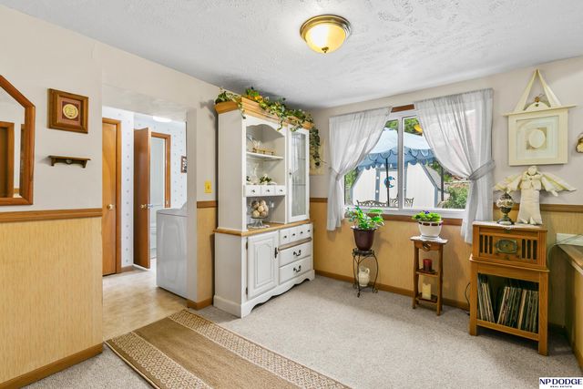 6725 S 82nd Street, Ralston, NE 68127