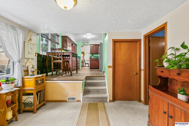 6725 S 82nd Street, Ralston, NE 68127