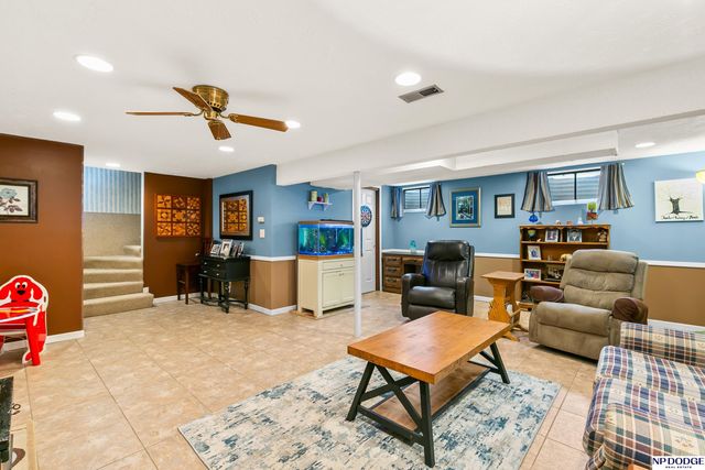 6725 S 82nd Street, Ralston, NE 68127
