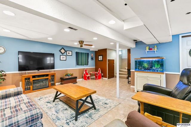 6725 S 82nd Street, Ralston, NE 68127