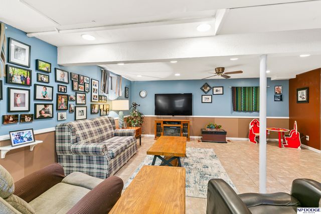6725 S 82nd Street, Ralston, NE 68127