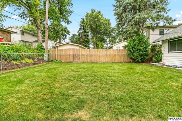 6725 S 82nd Street, Ralston, NE 68127