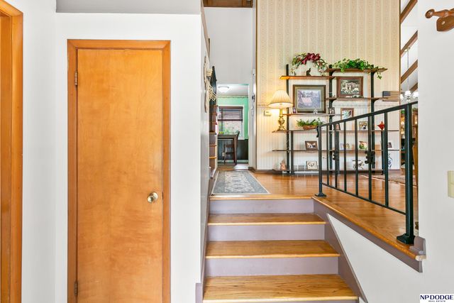 6725 S 82nd Street, Ralston, NE 68127
