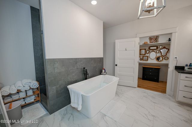 190 Vinson Road, Hernando, MS 38632
