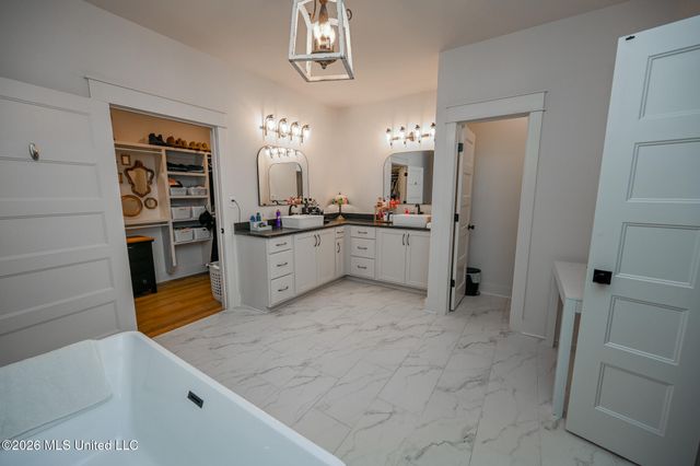 190 Vinson Road, Hernando, MS 38632
