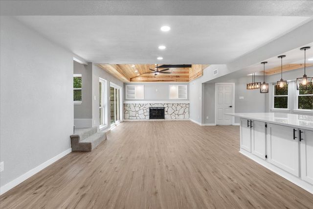1815 Wellington Court, Arlington, TX 76013