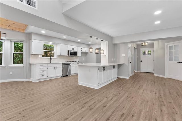 1815 Wellington Court, Arlington, TX 76013
