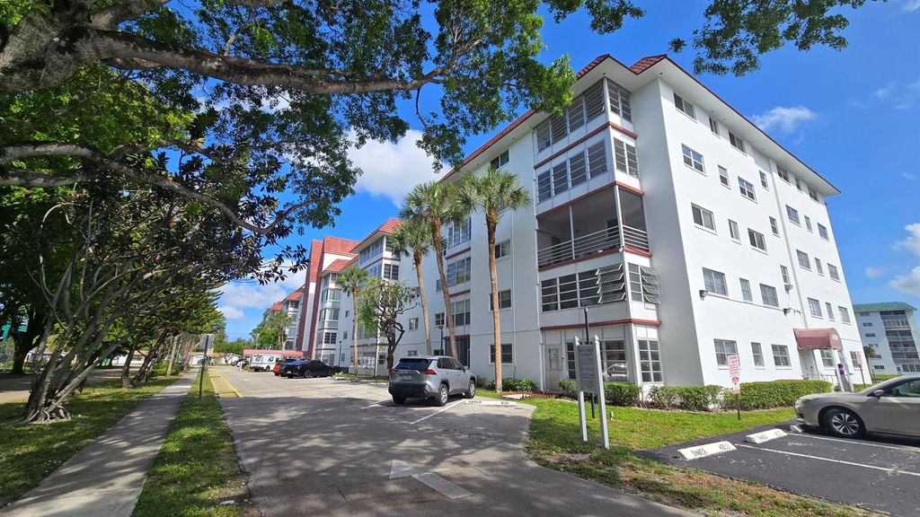 4750 NW 22nd Court 408, Lauderhill, FL 33313
