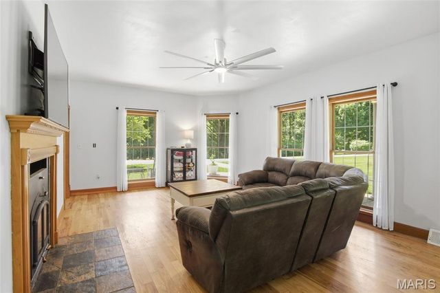 2838 Woodson Drive, Columbia, IL 62236