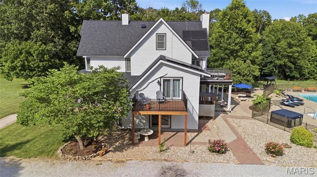 2838 Woodson Drive, Columbia, IL 62236