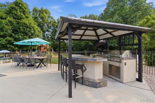 2838 Woodson Drive, Columbia, IL 62236