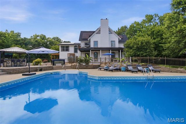 2838 Woodson Drive, Columbia, IL 62236