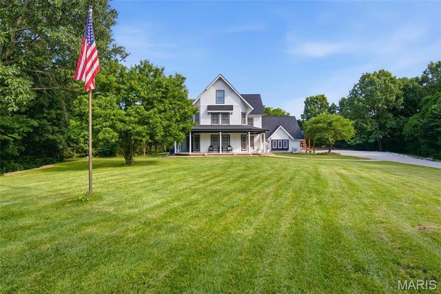 2838 Woodson Drive, Columbia, IL 62236