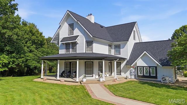 2838 Woodson Drive, Columbia, IL 62236