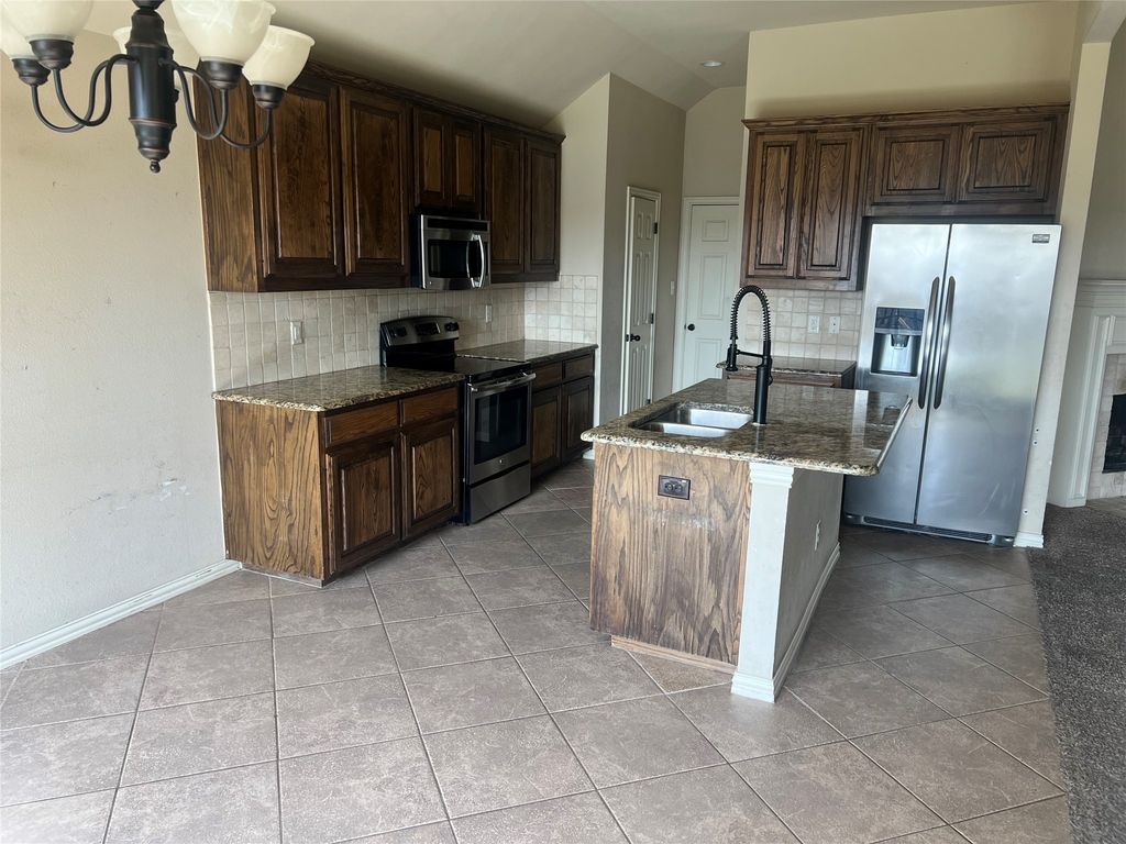 249 Cedar Crest Drive, Justin, TX 76247 — photo 5