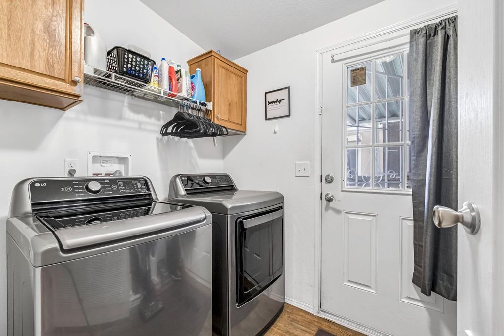 Image 16 of property listing at 1650 Villa Avenue # 9, Clovis, CA 93612