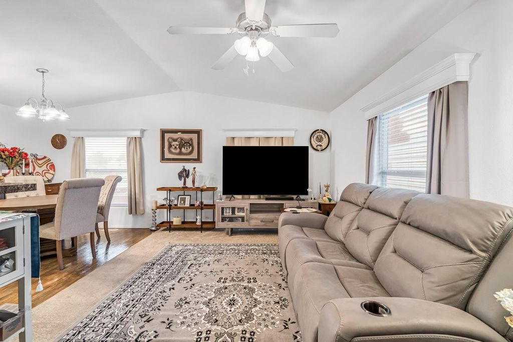 Image 6 of property listing at 1650 Villa Avenue # 9, Clovis, CA 93612