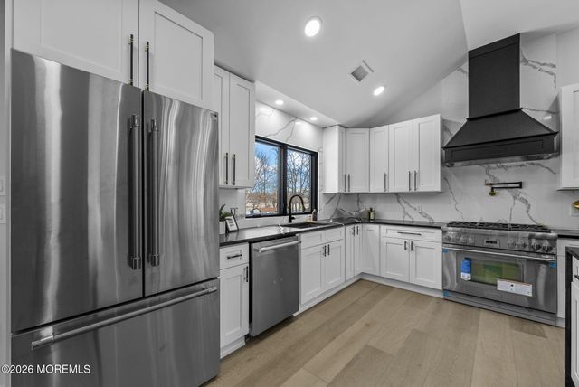 9 Fairview Road, Marlboro, NJ 07746