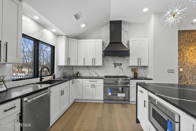 9 Fairview Road, Marlboro, NJ 07746